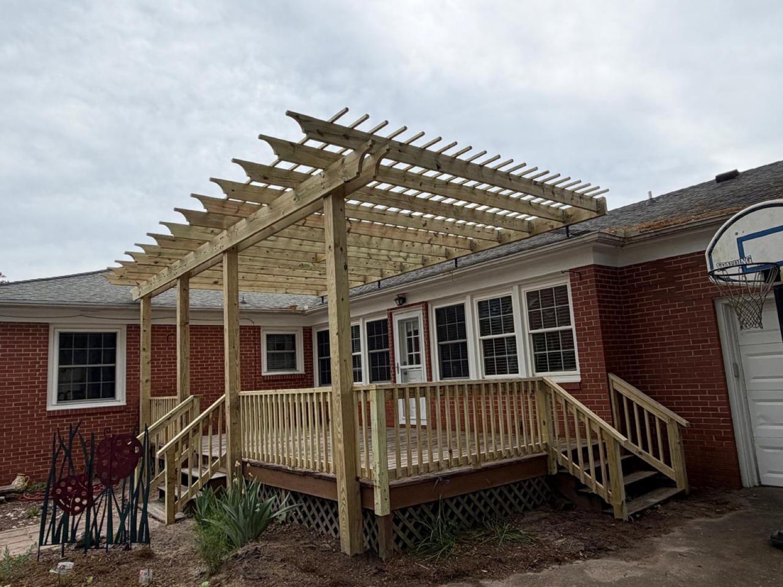 Pergola & deck
